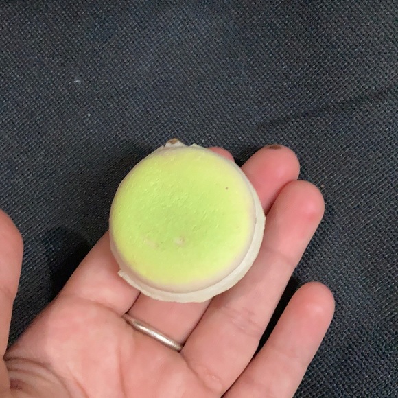 green macroon squishy - Picture 2 of 3
